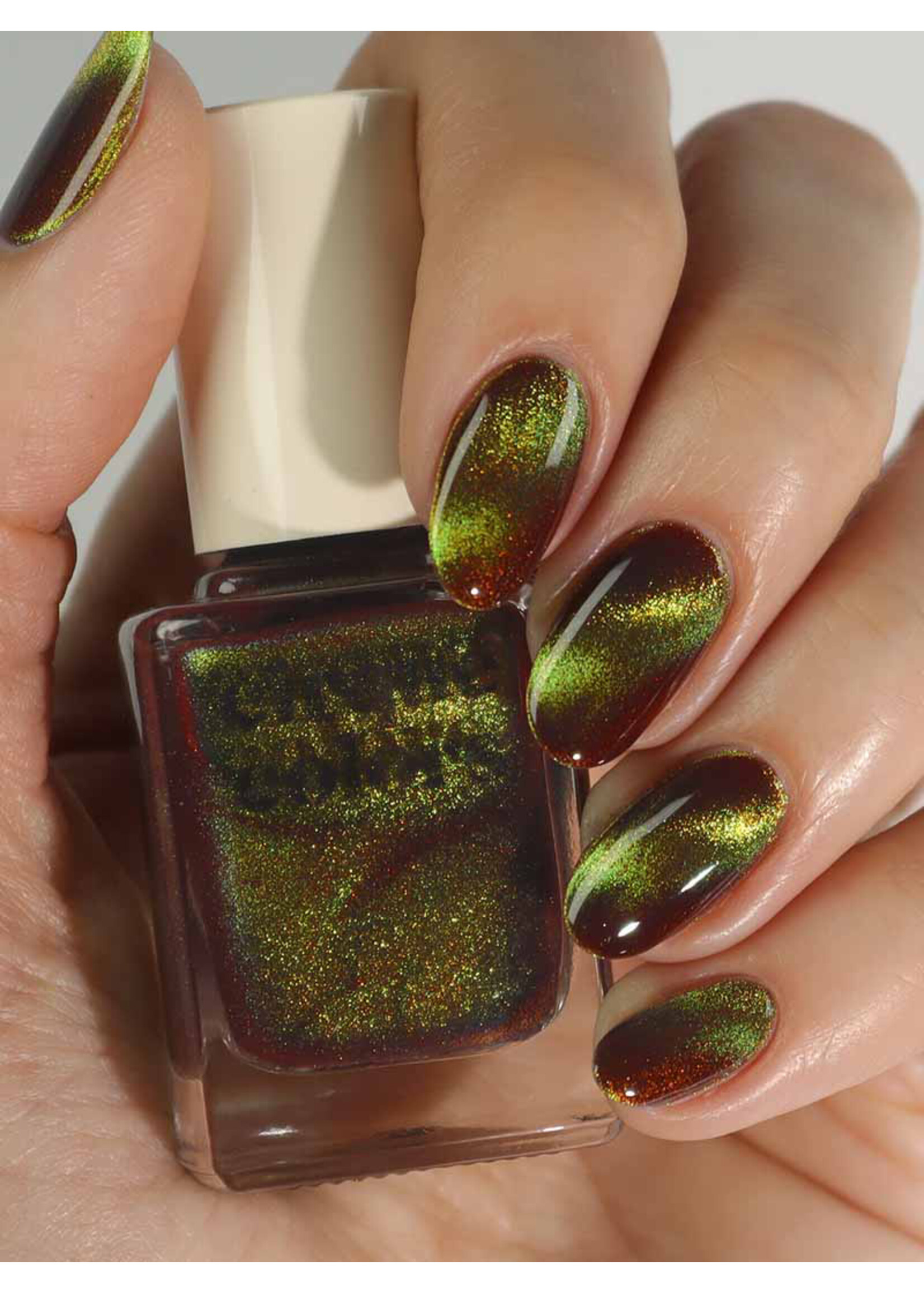 Cirque Colors Vernis à ongles métallique "Delusion Collection" par Cirque Colors