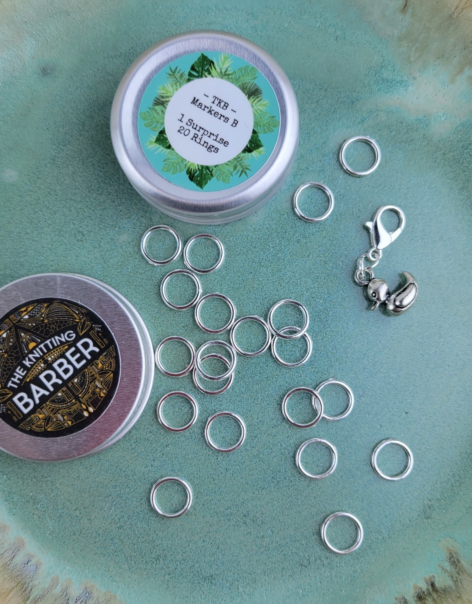 The Knitting Barber Stitch Markers 20 rings + surprise