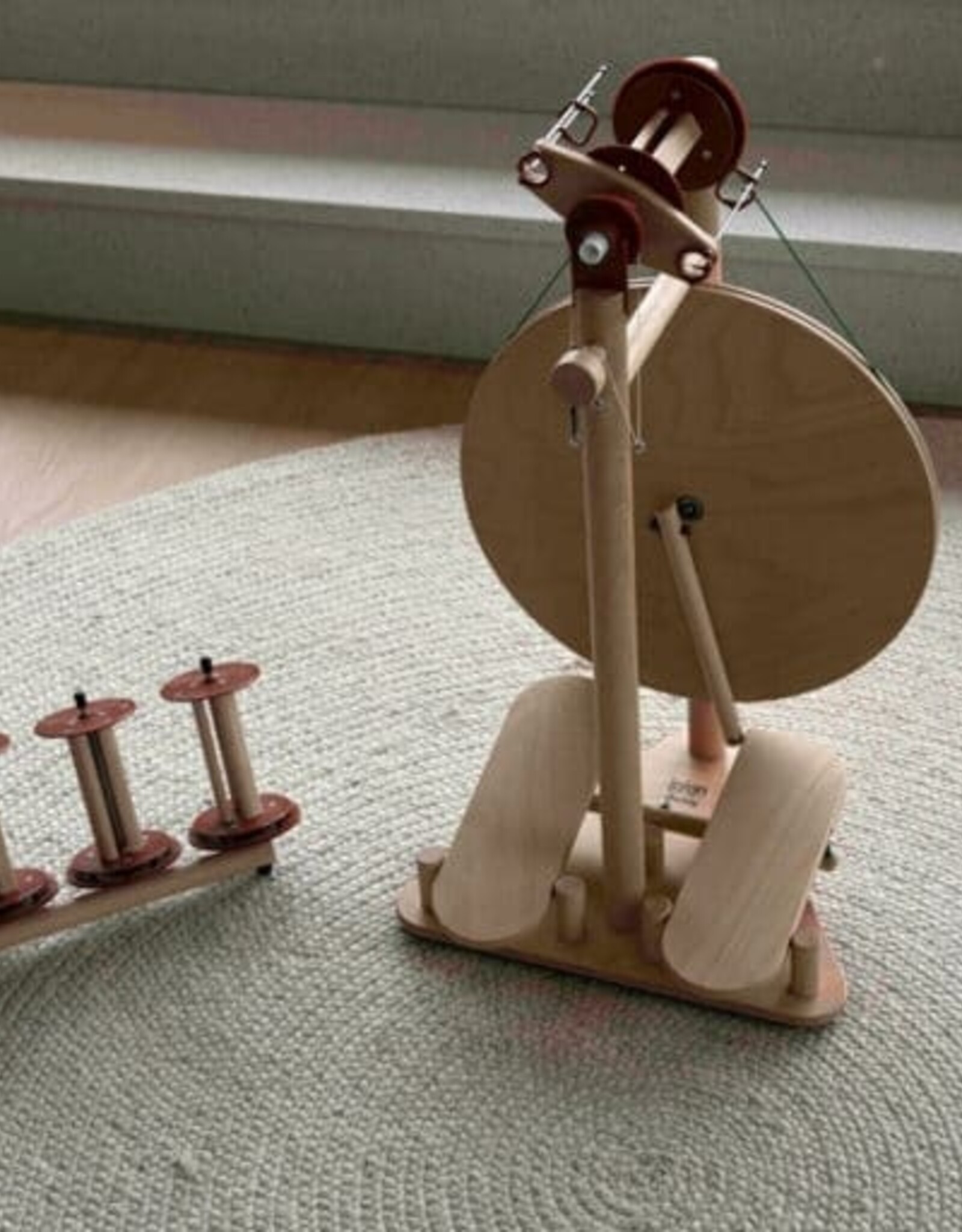 Lojan Buddy Spinning Wheel- Double Treadle