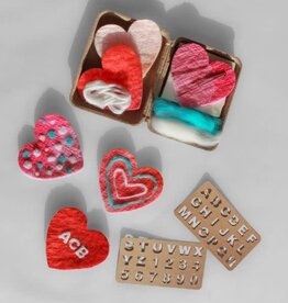 Sheep Creek Studio KIT needle felt - mini hearts