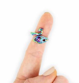 Tension ring peacock