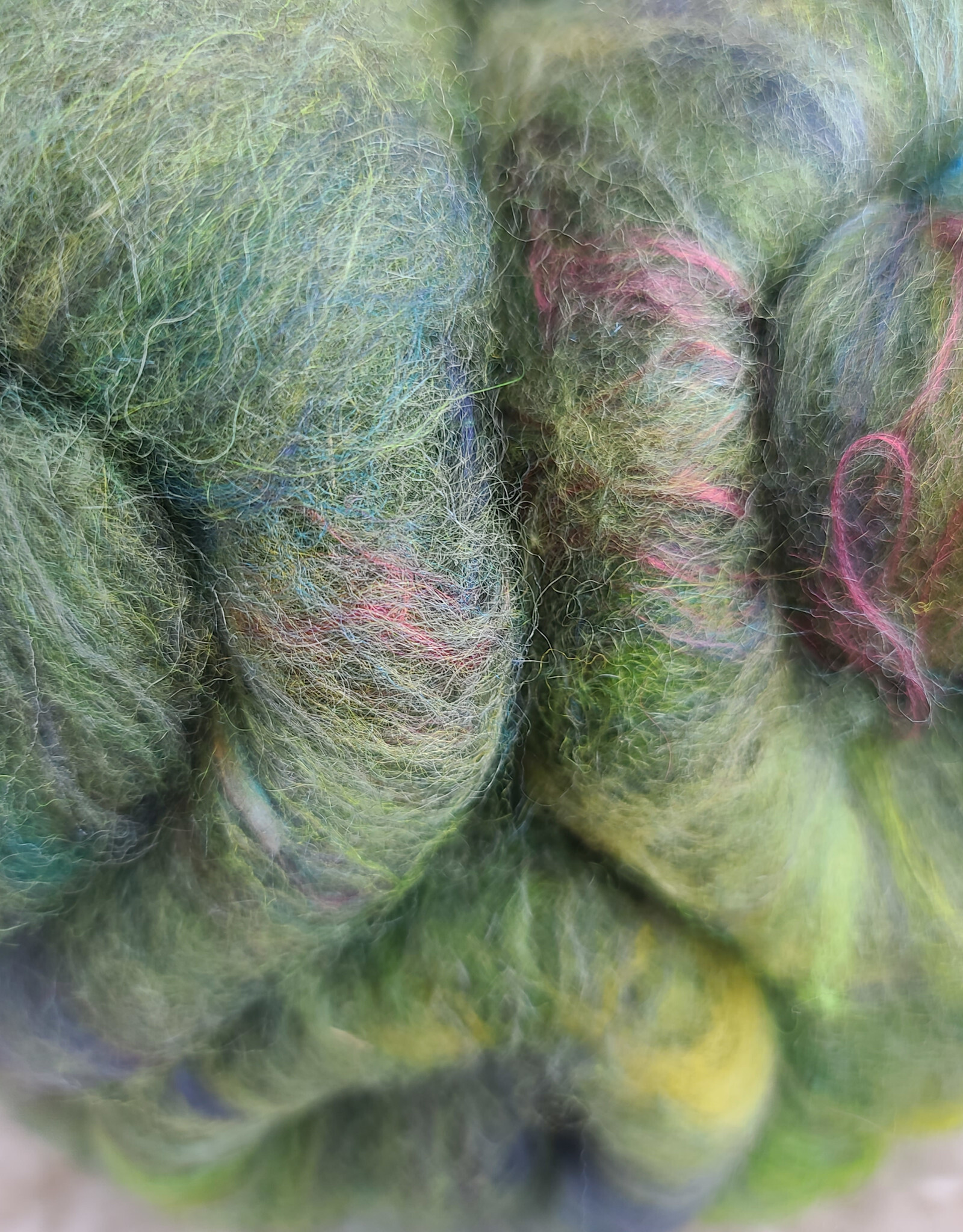 A Woolly Nest 4oz Batts Light Green