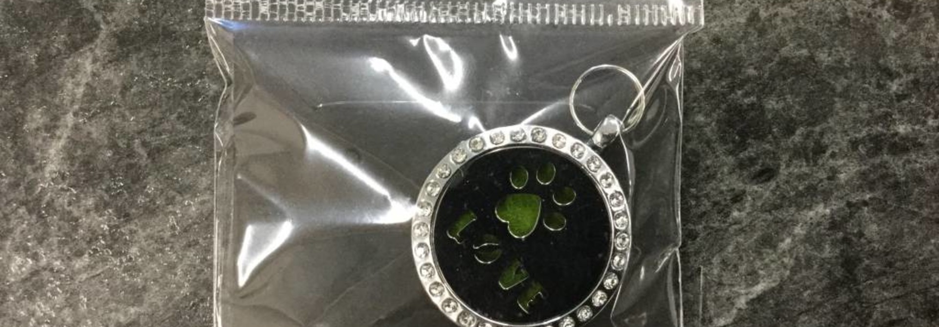Aromatherapy Pendant - Love Paw