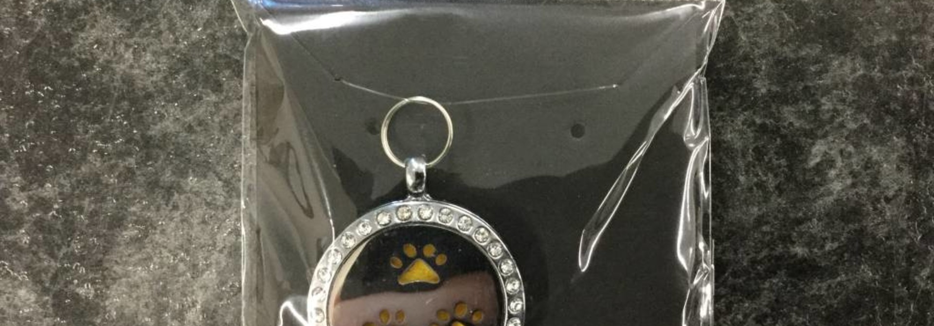 Aromatherapy Pendant - Paw Prints