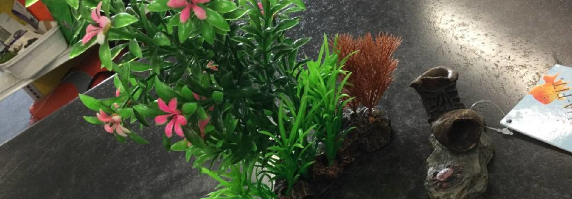 Aqua-Fit Aquarium Ornament Boot w/plants 2pc