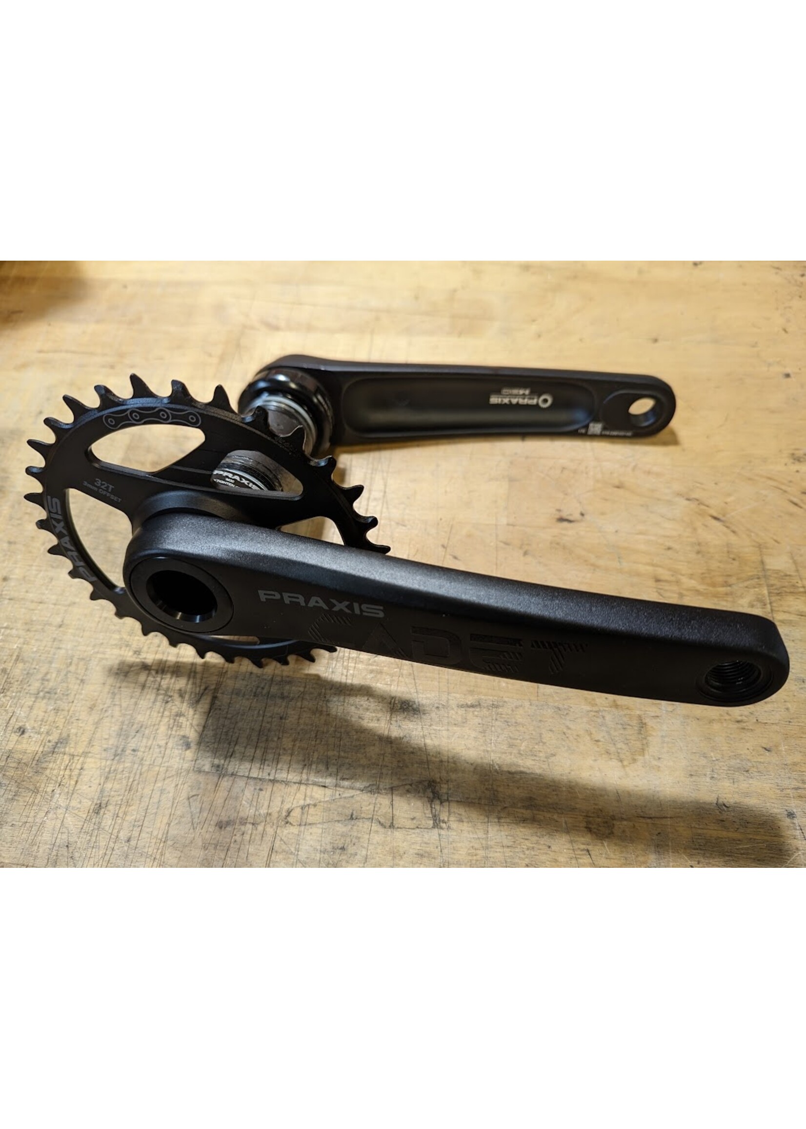 PRAXIS Cadet 175mm M30 Crankset. With BB and 32t ring. *RT