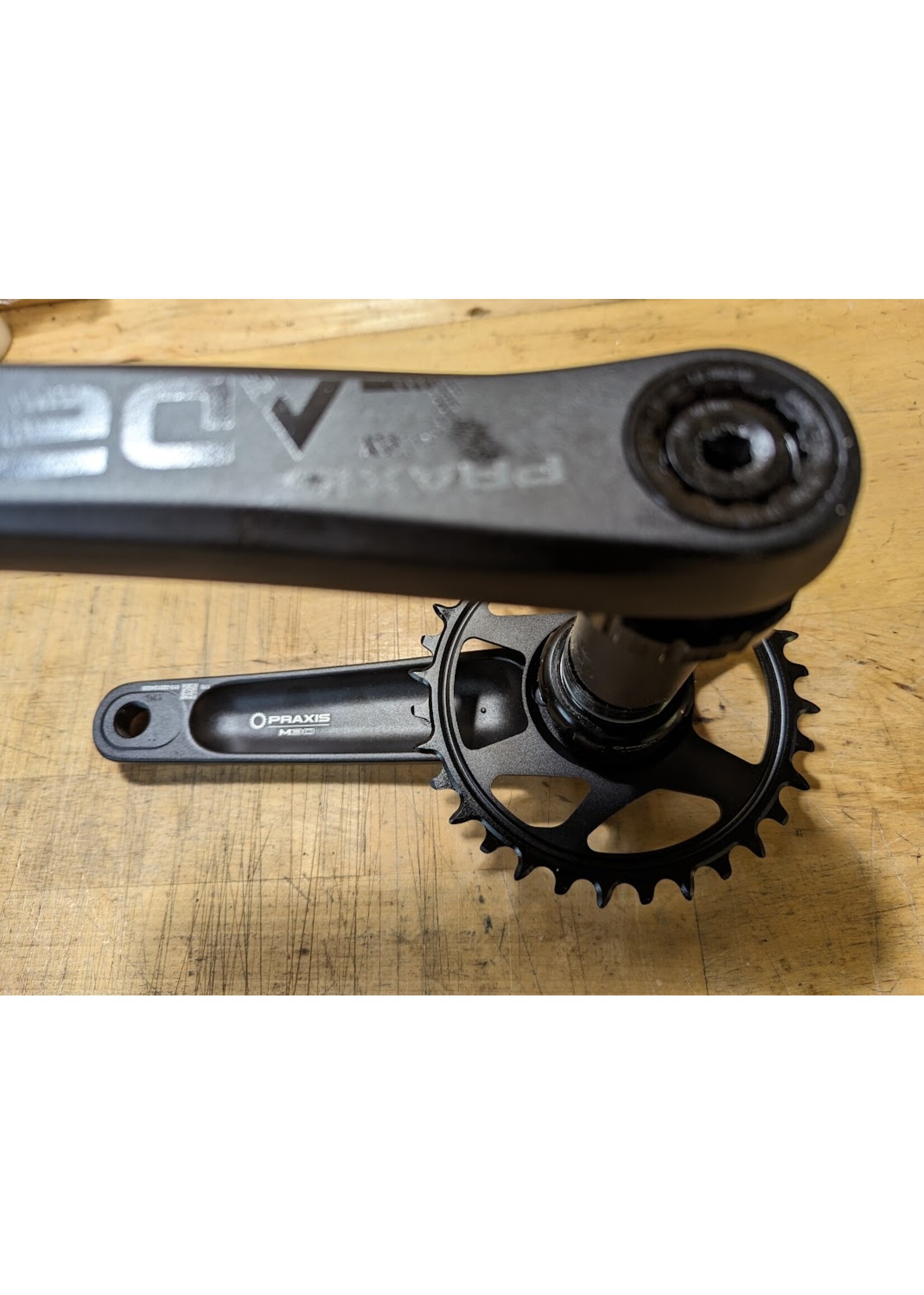 PRAXIS Cadet 175mm M30 Crankset. With BB and 32t ring. *RT