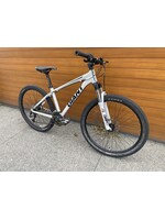 Used Bike Giant XTC2 Hardtail MTB 15.5/SM - White/Red