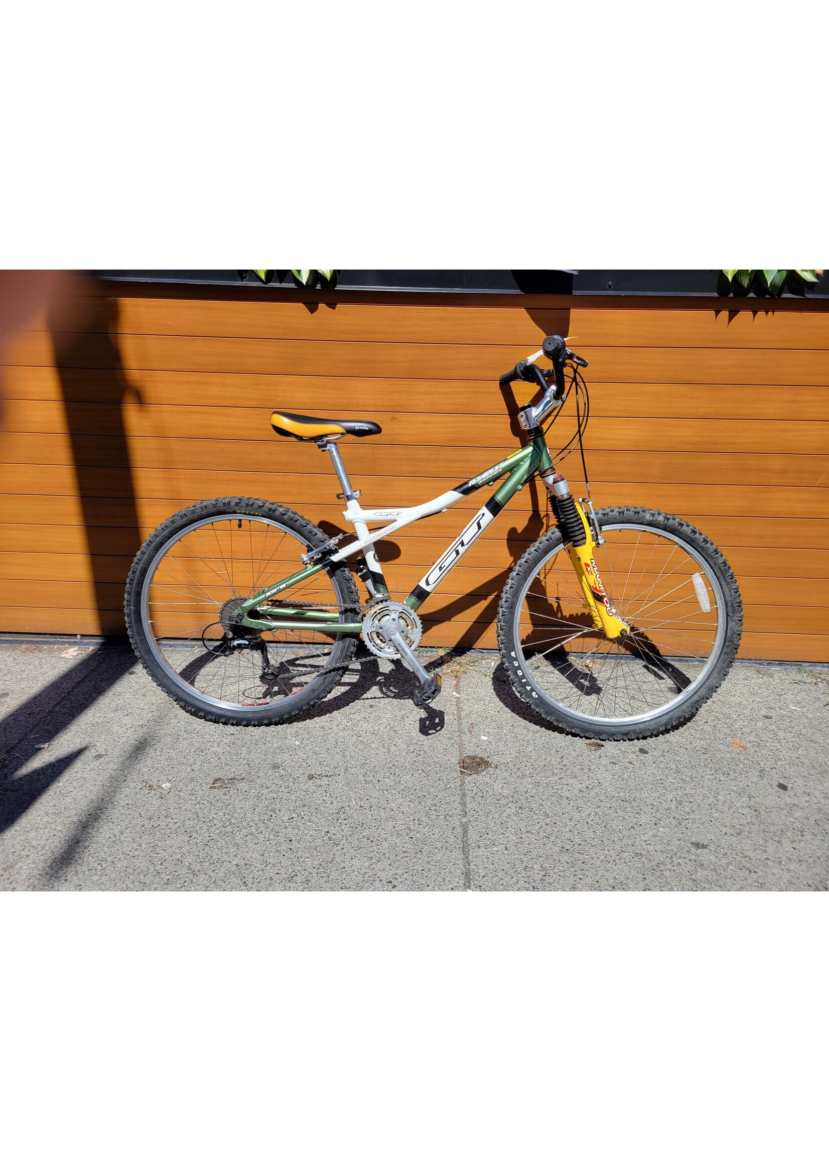 Used Bike GT Tempest Green/ White 16"