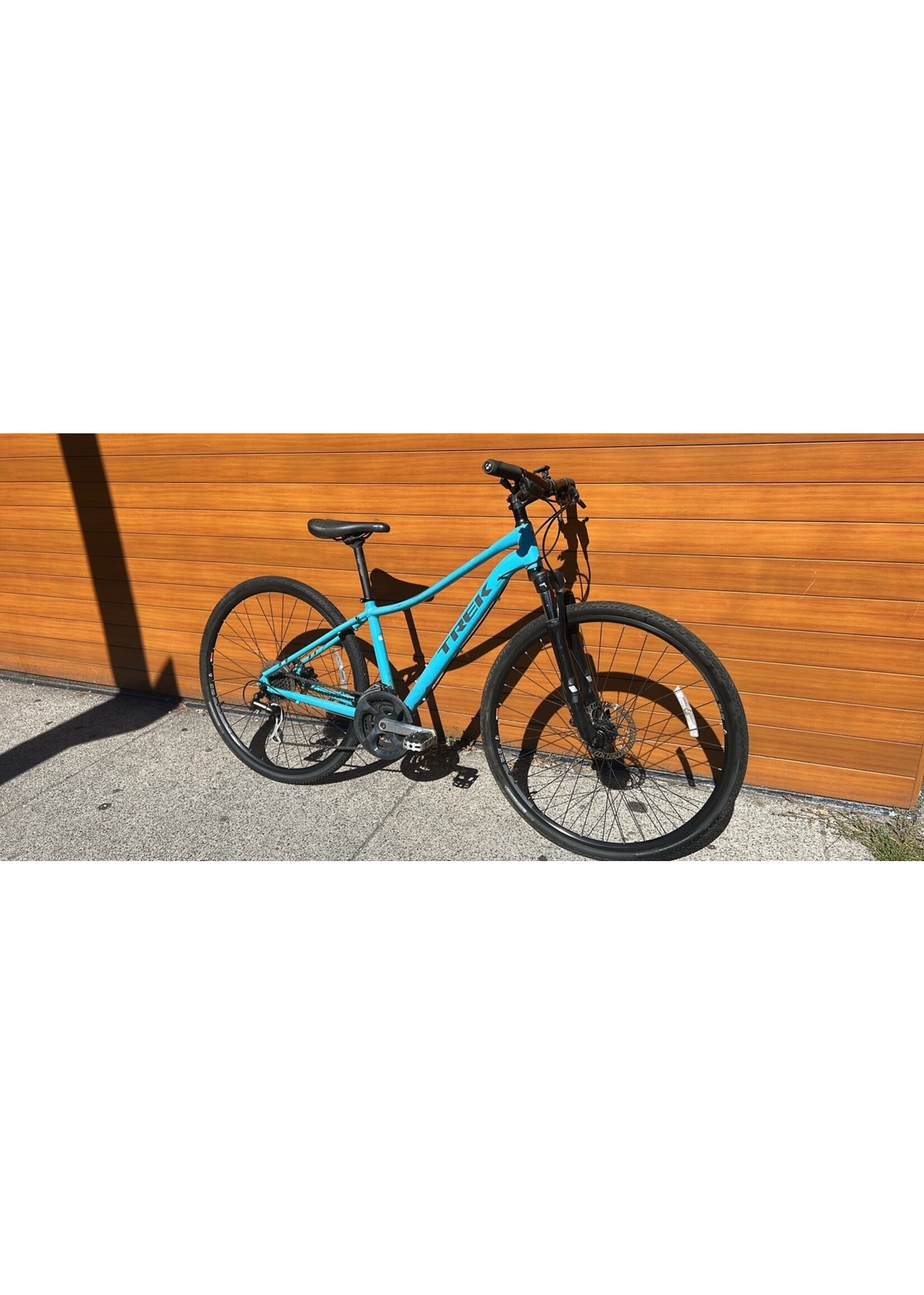 USED BIKE  TREK NEKO 2 16" SMALL  -BLUE