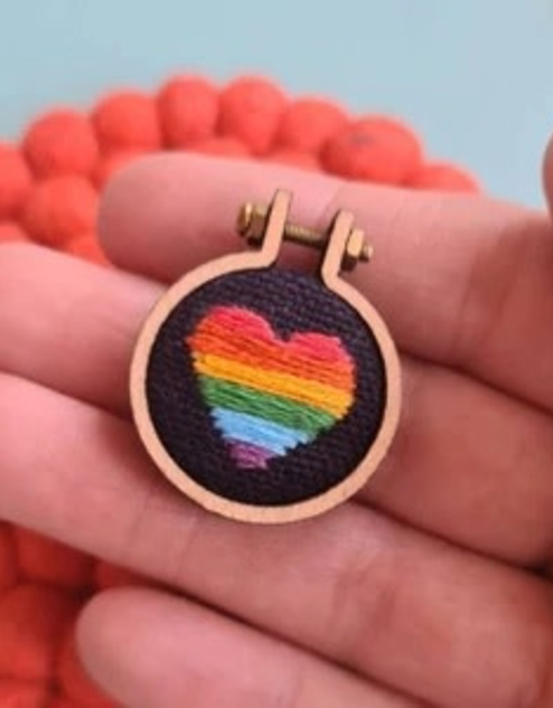 Paraffle Embroidery Kit Rainbow Heart Charm