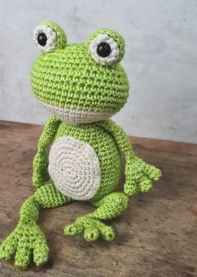 Hardicraft Crochet Kit Vinny Frog