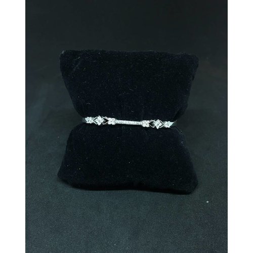 Amour 14k White Gold 0.75ct Bangle Amour 14k White Gold 0.75ct Bangle
