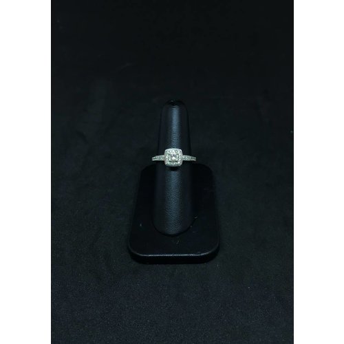 Amour 14k White Gold 0.50ct Engagement Ring Amour 14k White Gold 0.50ct Engagement Ring
