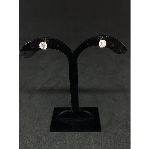 Amour 14k White Gold 1.00ct Solitaire Studs Amour 14k White Gold 1.00ct Solitaire Studs