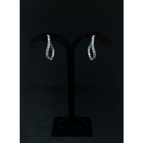 Amour 14k White Gold 1.00ct Diamond Oval Hoop Earrings Amour 14k White Gold 1.00ct Diamond Oval Hoop Earrings