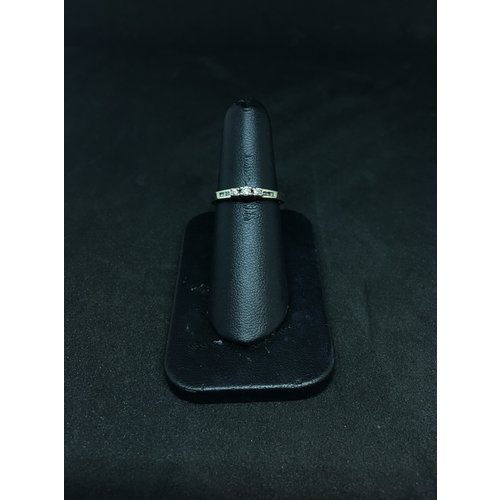 Amour 10k White Gold 0.05ct Engagment Ring Amour 10k White Gold 0.05ct Engagment Ring