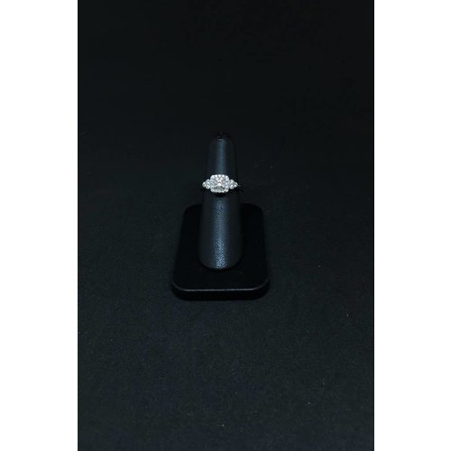 Amour 14k White Gold 0.72ct Engagement Ring Amour 14k White Gold 0.72ct Engagement Ring