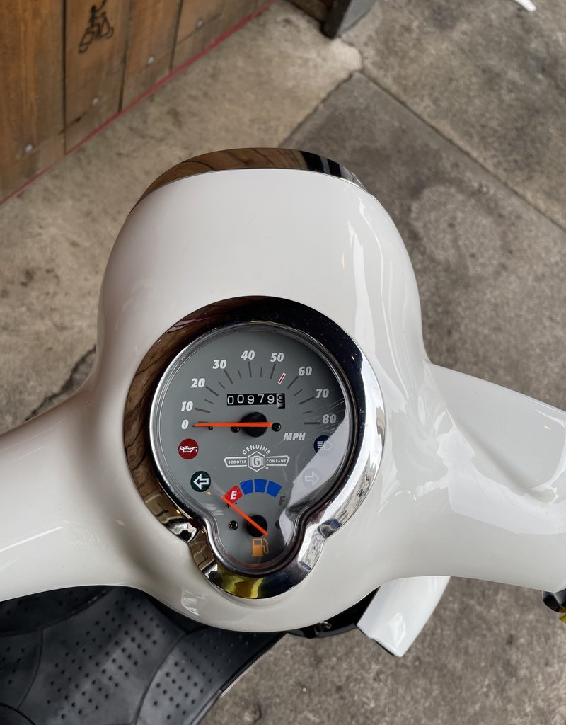Genuine Scooters 2020 White Genuine Buddy 50cc Moped (7613)