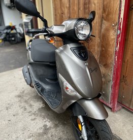 Genuine Scooters 2019 Titanium Genuine Buddy 50cc Moped (31) *B.F.