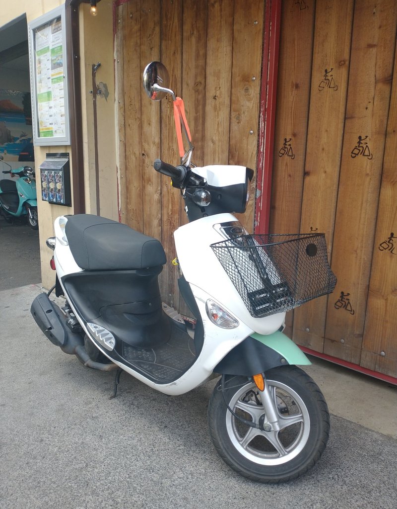 Genuine Scooters 2022 White Buddy 50cc Moped (#B-36)