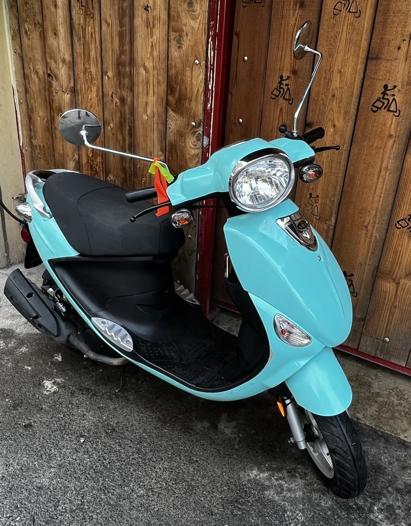 Genuine Scooters 2022 Turquoise Genuine Buddy 50cc Moped (#61)
