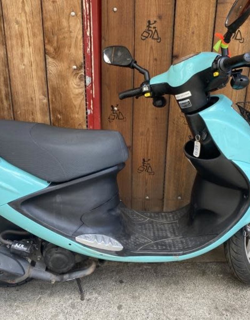 Genuine Scooters 2022 Turquoise Buddy 50cc Moped (#B-29)