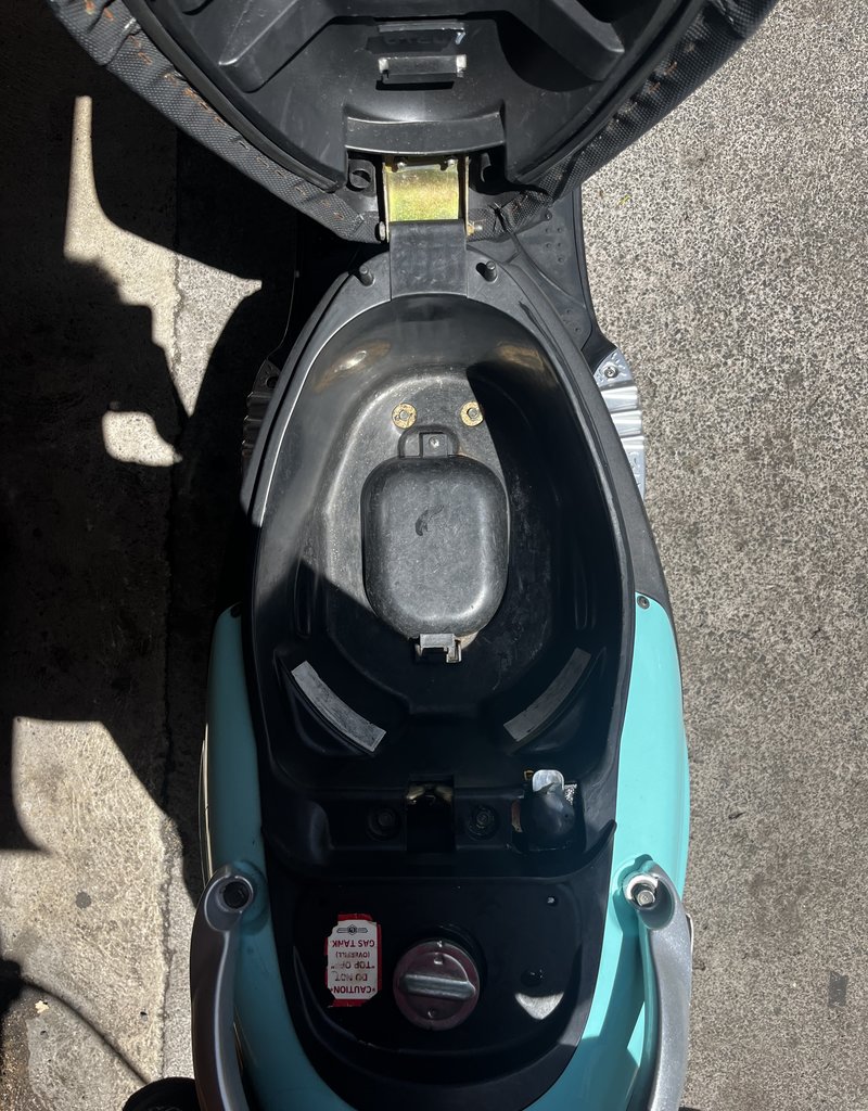 Genuine Scooters 2022 Turquoise Buddy 50cc Moped (#B-46)