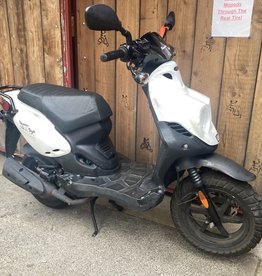 Genuine Scooters 2022 White Genuine Roughhouse 50cc Moped (R-09)