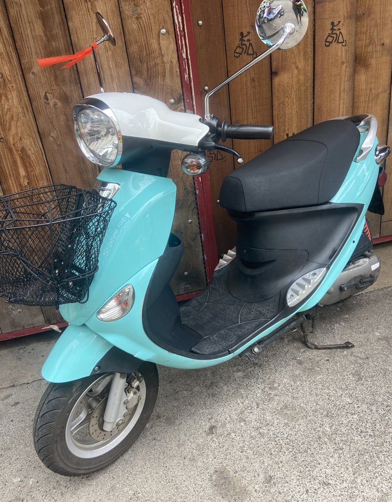 Genuine Scooters 2022 Turquoise Buddy 50cc Moped (#B-42)