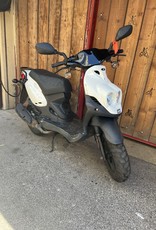 Genuine Scooters 2022 White Genuine Roughhouse 50cc Moped (R-21)