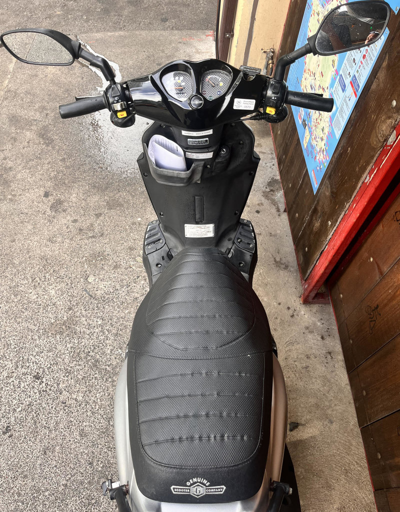 Genuine Scooters 2020 Silver Genuine Roughhouse 50cc Moped (T.I. 7249)