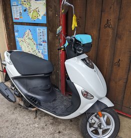 Genuine Scooters 2022 White Buddy 50cc Moped (#B-84)