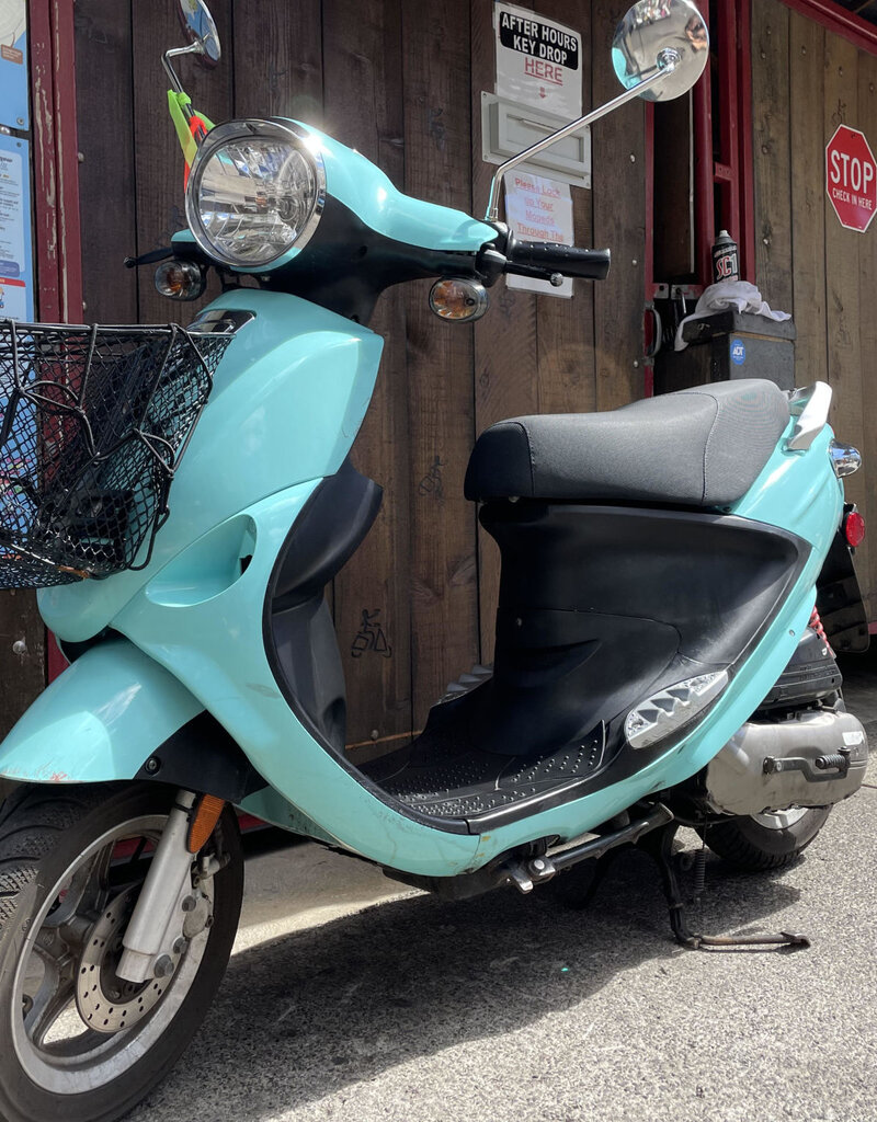 Genuine Scooters 2022 Turquoise Genuine Buddy 50cc Moped (#B-01)