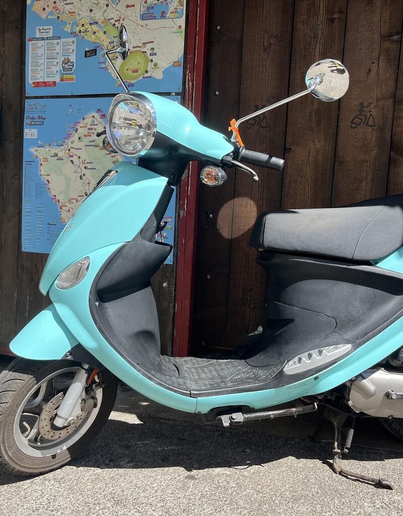 Genuine Scooters 2023 Turquoise Genuine Buddy 50cc Moped (#97)
