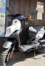 Genuine Scooters White Genuine Roughhouse 50cc Moped (R-75)