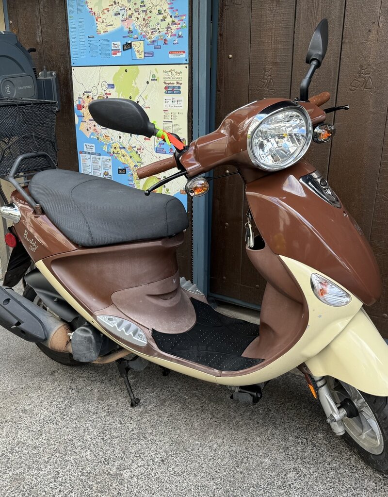 Genuine Scooters 2022  Mocha Buddy 170i Scooter H-36