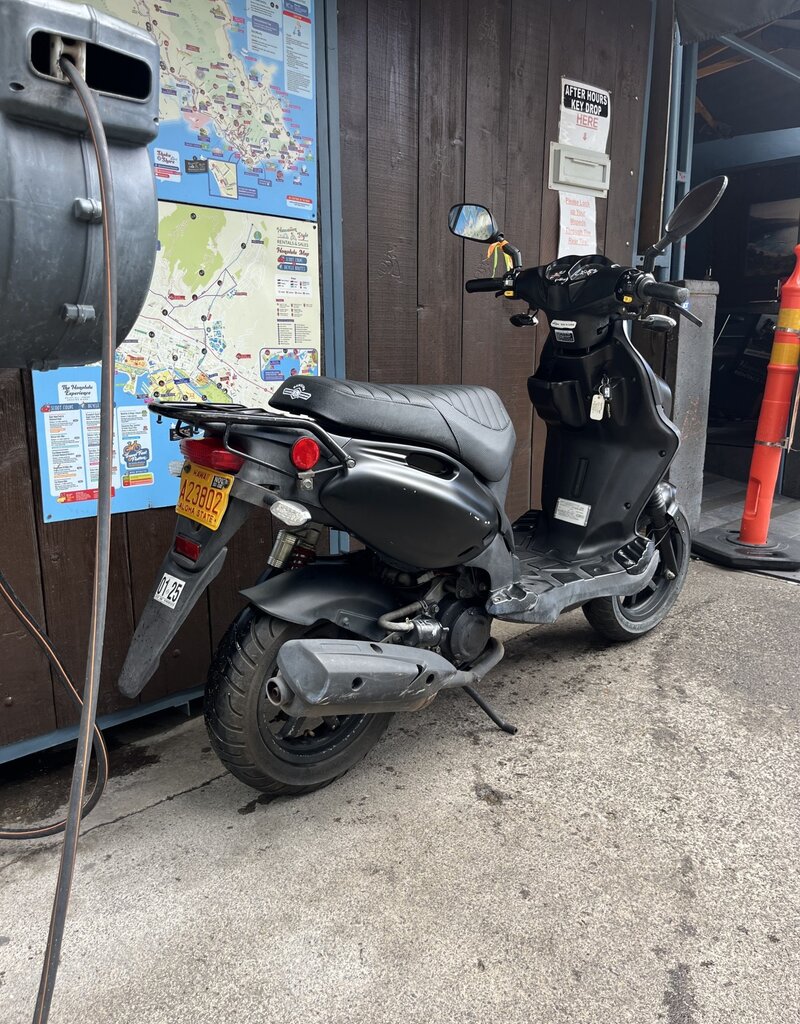 Genuine Scooters 2023 Matte Black Genuine Roughhouse Sport 50cc Moped (lx-51)