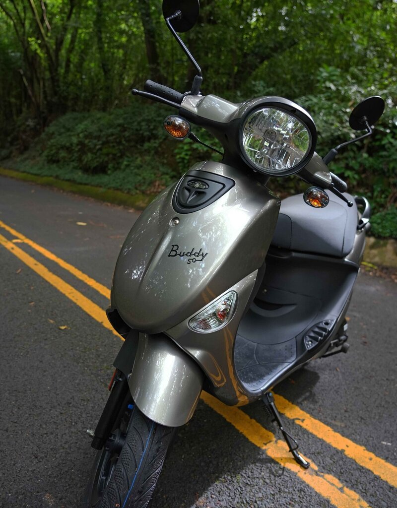Genuine Scooters 2025 Gloss Titanium Genuine Buddy 50cc Moped