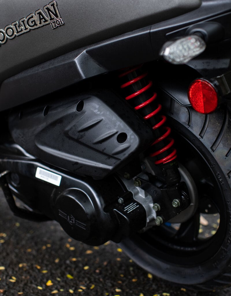 Genuine Scooters 2025 Matte Titanium Genuine Hooligan 170i Scooter