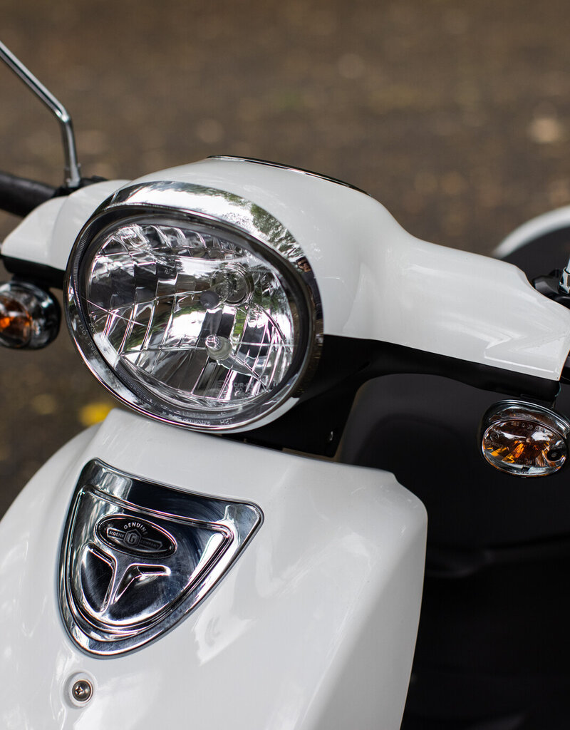 Genuine Scooters 2025 White Genuine Buddy 50cc Moped