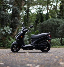 Genuine Scooters 2025 Matte Black Genuine Hooligan 170i Scooter