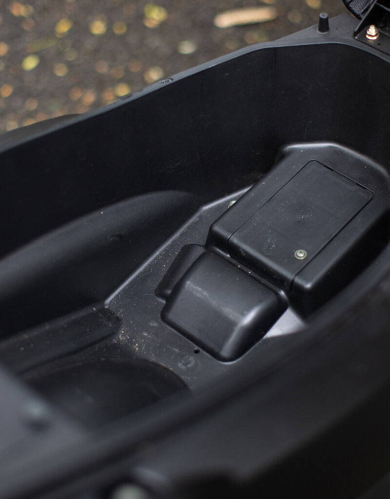 Genuine Scooters 2025 Matte Black Genuine Hooligan 170i Scooter