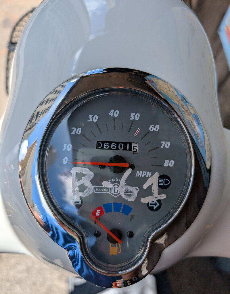 Genuine Scooters 2023 White Genuine Buddy 50cc Moped [B-61]