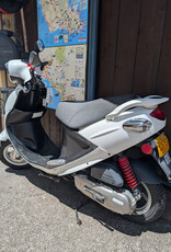 Genuine Scooters 2023 White Genuine Buddy 50cc Moped [B-61]