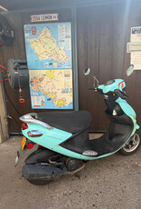 Genuine Scooters 2023 Turquoise Genuine Buddy 50cc Moped (B.B. 4276)