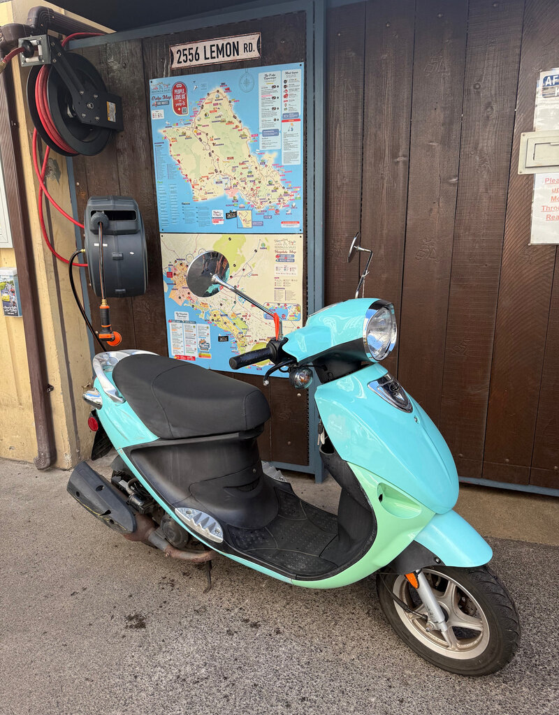 Genuine Scooters 2023 Turquoise Genuine Buddy 50cc Moped (B.B. 4276)