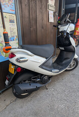 Genuine Scooters 2023 White Genuine Buddy 50cc Moped (4222)