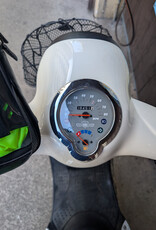 Genuine Scooters 2023 White Genuine Buddy 50cc Moped (4222)