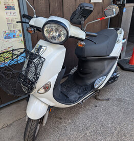 Genuine Scooters 2023 White Genuine Buddy 50cc Moped (BB 4222)